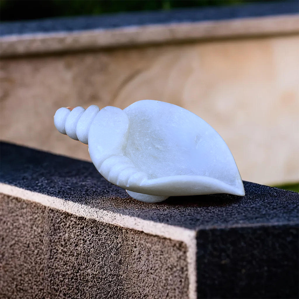 Handmade White Marble Sea Shell: A Unique Décor Piece for Elegance and Style