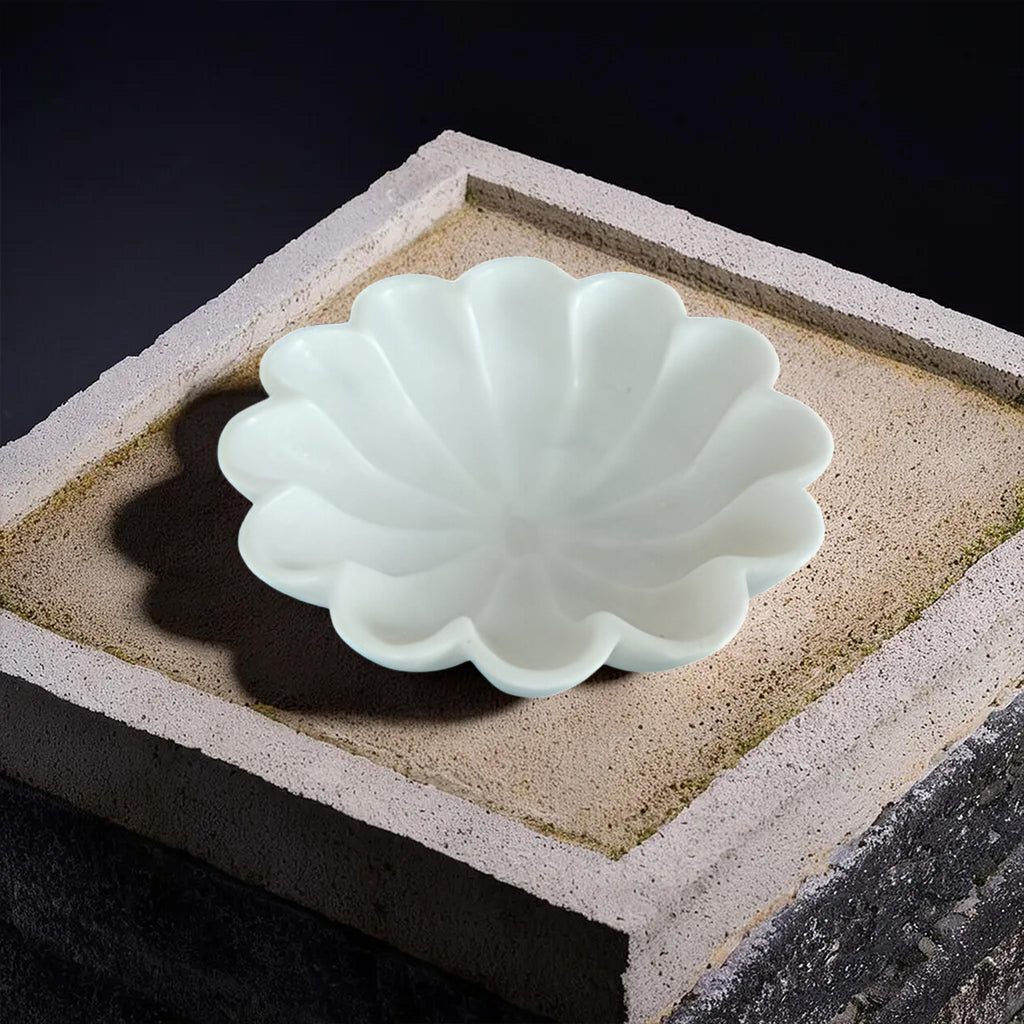 Decoretive White Marble Ribbed Wave Ruffle Bowl – Luxury Fruit Bowl for Stylish Home Décor