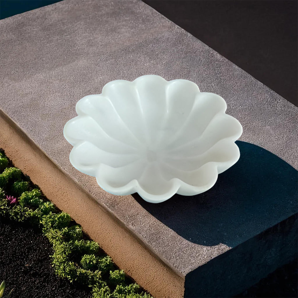 Decoretive White Marble Ribbed Wave Ruffle Bowl – Luxury Fruit Bowl for Stylish Home Décor